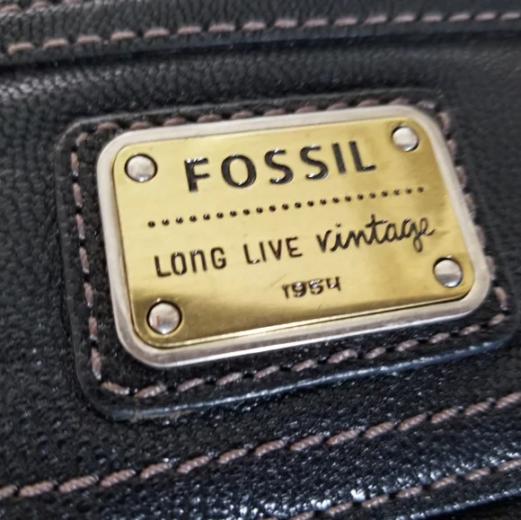 Black Leather Fossil Clutch+Wallet Hybrid - Picture 5 of 8